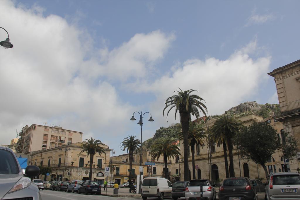 B&B Piazza Centrale Modica Kültér fotó